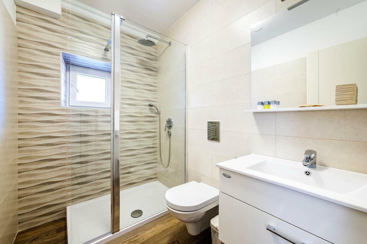 Apartments Palace Rialto Sibenik Bilik gambar